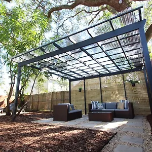 3 Bedroom Modern Ybor Home- Pet Friendly Holiday home Tampa