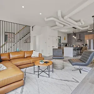 The Elegant Estate - Modern In Apartment Columbus